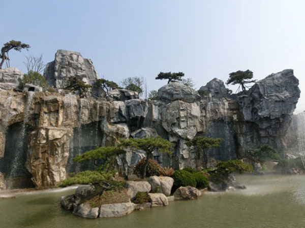 河北塑石假山驳岸水系设计的两大空间环境要素是什么呢？
